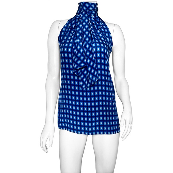 Prada - Picture 2 of 4